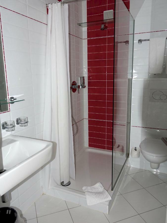 Stadthotel Langenfeld Langenfeld  Extérieur photo
